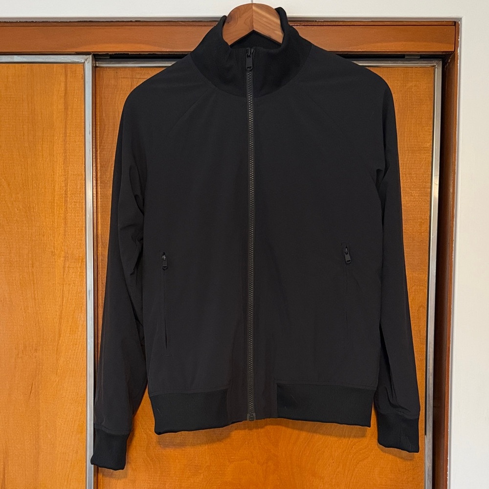 Athleta women’s Black Windbreaker/bomber-style Jacket